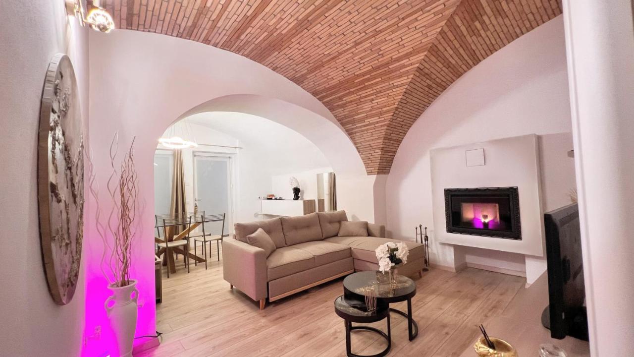 L'Arco Sul Lago • Gold Apartment Castro  Kültér fotó