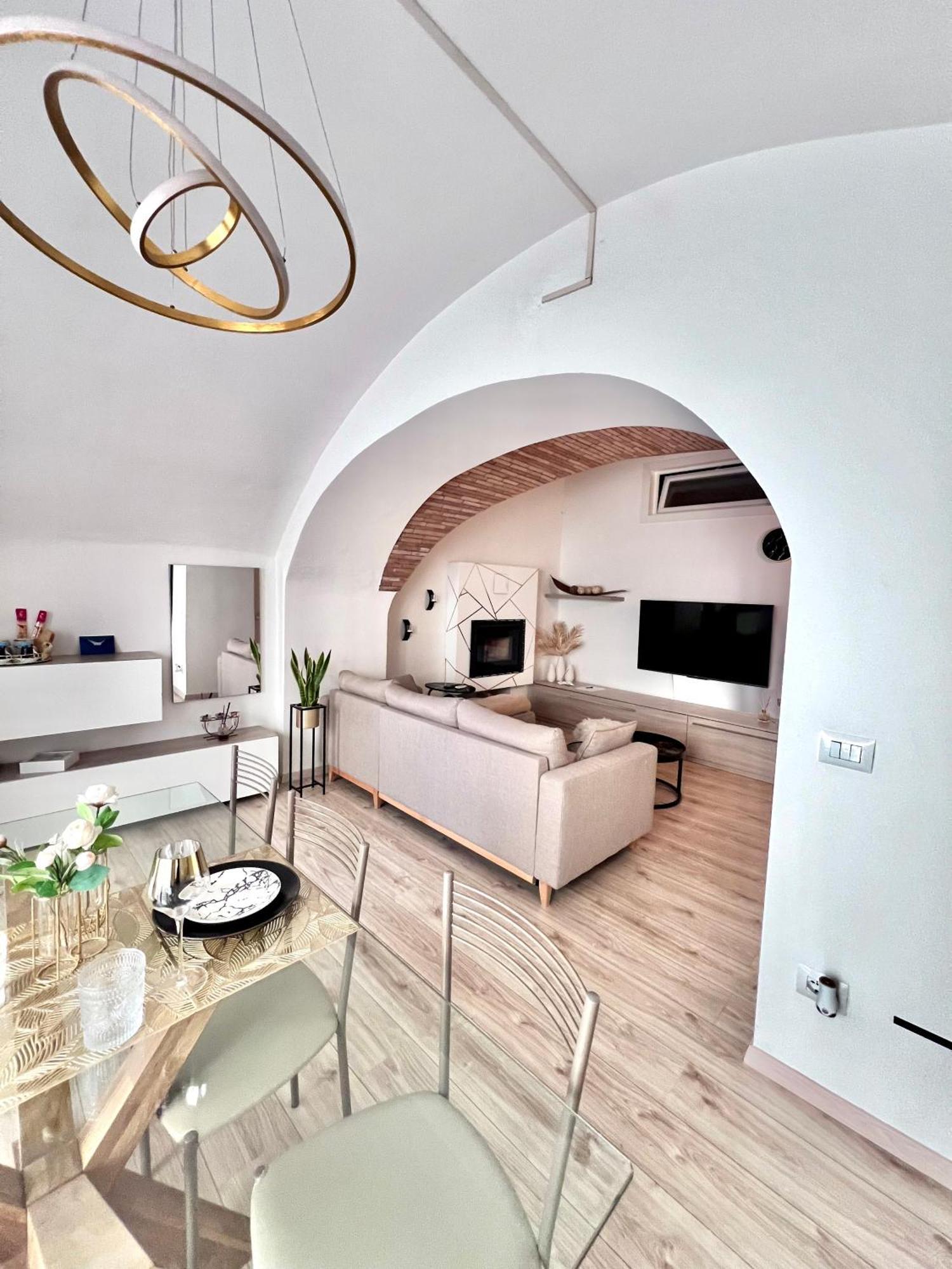 L'Arco Sul Lago • Gold Apartment Castro  Kültér fotó